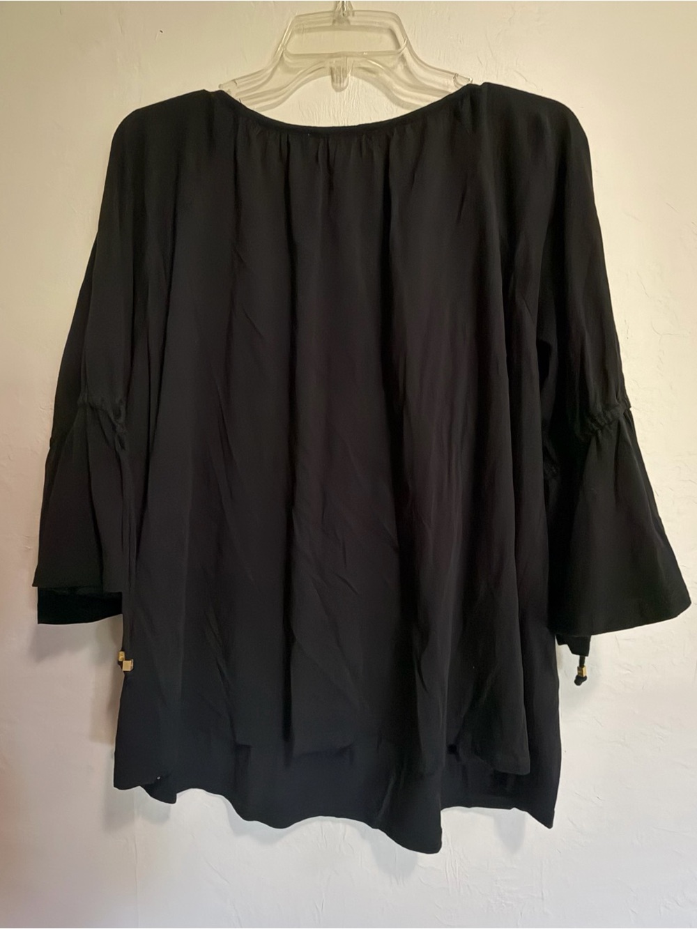 Michael Kors Black Bell Sleeve Gathered Neck Blouse Top Beads Hang on Sleeves 1X - Picture 7 of 8